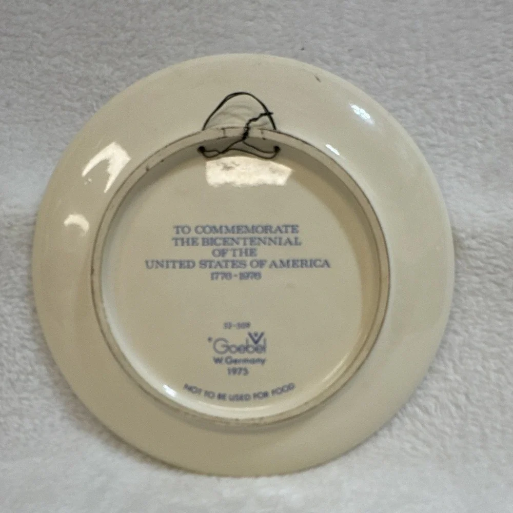 Goebel W Germany 1975 US Bicentennial Bald Eagle Plate 1776-1976 Relief Decor